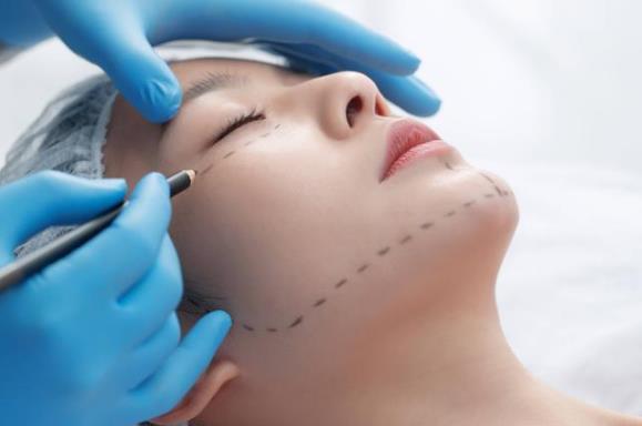 吃个午饭的时间就能美容？“快餐式”轻医美需谨慎