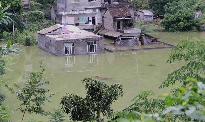 闹大了！广西来宾村庄被淹四月，救援迟缓引质疑