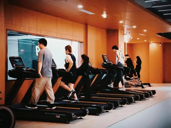 不用办卡不用办卡、灵活预约……共享健身房来了，你还宅着吗？、灵活预约……共享健身房来了，你还宅着吗？