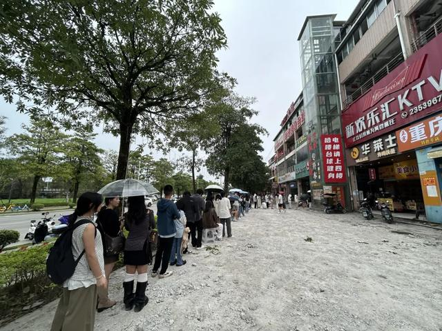 这届年轻人有事儿是真上！——“锅盔叔叔”胡伟光的故事