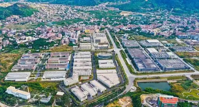 福建安溪：从一片“金叶子”链出百亿光电产业园