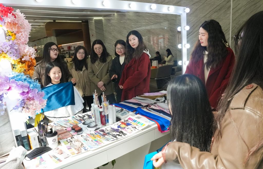 多彩活动迎“三八”国际妇女节