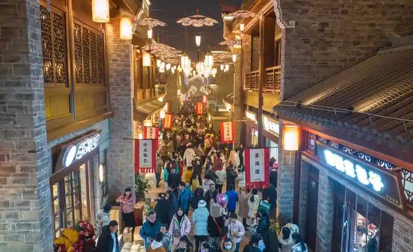 街巷烟火旺 越夜越精彩