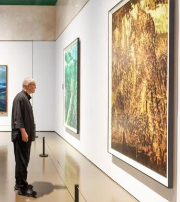 中国油画学会三十年艺术展在上海开幕 呈现油画创作成就