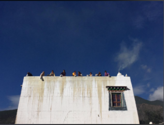 川滇交界乡城举办白色灌礼文化周 助推大香格里拉旅游联动