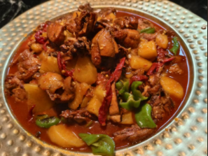 探寻新疆沙湾大盘鸡的美味密码