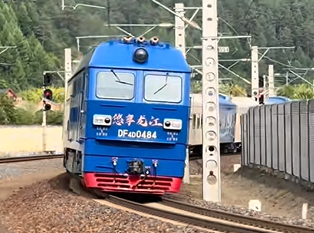 “银发族”错峰出游 激活服务消费新空间