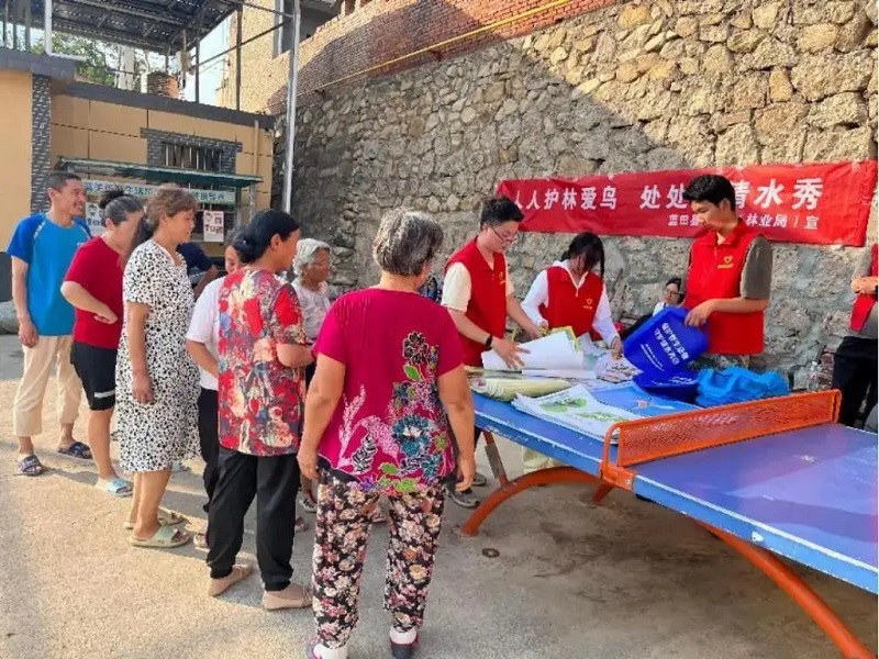 蓝田县开展秦岭环保护鸟宣传活动