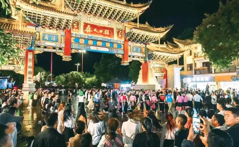 追着月亮的旅行