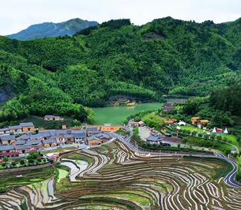 梯田咖啡屋与青春创业潮：念山村的乡村振兴新图景