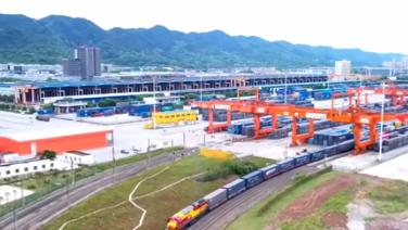 山乡巨变：一条绿色通道打开农产品出村新路