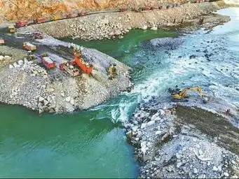 金沙江上游昌波水电站成功实现大江截流