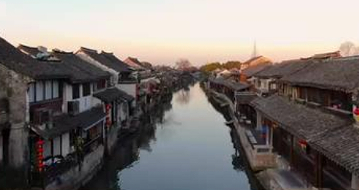 AI赋能千年扎染技艺 智能生产线焕新非遗传承