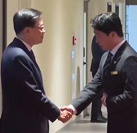 李家超APEC峰会强调多边贸易 与新加坡及IMF代表会谈