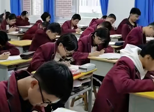 教育部推出中小学生心理健康新举措 鼓励设立"无作业日"