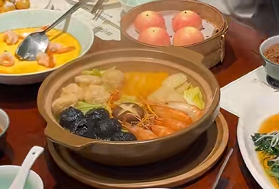 郑州中医药文化夜市受年轻人追捧 传统医学融入现代生活