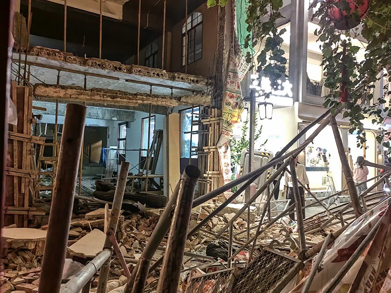 长沙墙体垮塌附近商户发声：事发前涉事店铺装修打洞曾引发邻居投诉