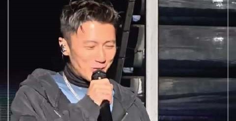 也是到年纪了！摇滚反差萌谢霆锋演唱会上掏水杯