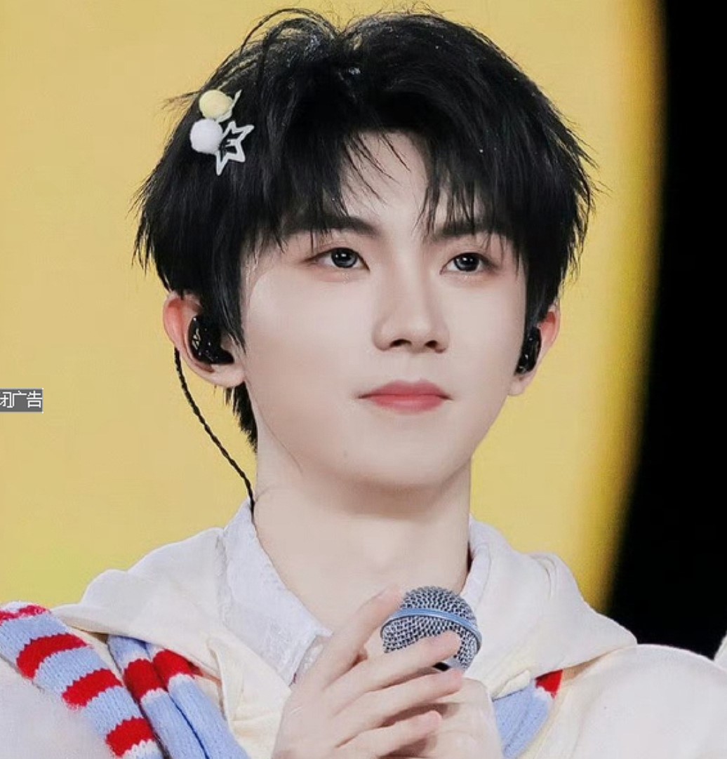 时代少年团演唱会现场氛围热烈，成员互动引热议