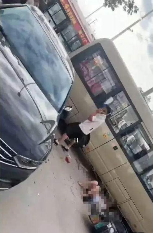 揪心！东平车祸致11死多伤，家长学生痛失亲人(图1)