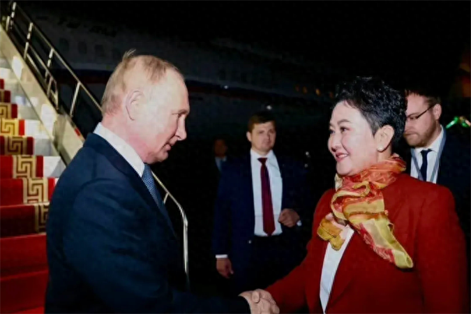 普京出访蒙古，不惧潜在危机，以行动书写俄蒙友好新篇(图1)