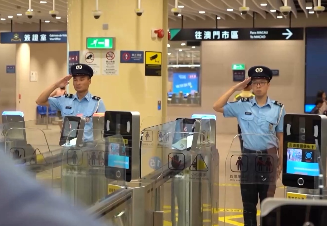 青茂口岸开通三周年 累计验放旅客约6800万人次(图1)