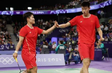 香港羽毛球公开赛备受瞩目，凤凰组合迎巴黎奥运会后首秀(图1)
