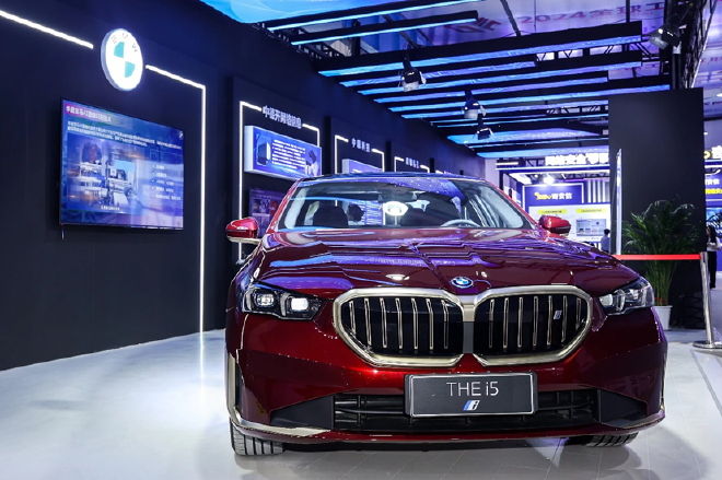 华晨宝马在2024全球工业互联网大会首秀AI仿真技术(图1)