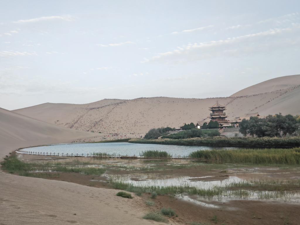 中国加强生态治理恢复敦煌月牙泉水位(图2)