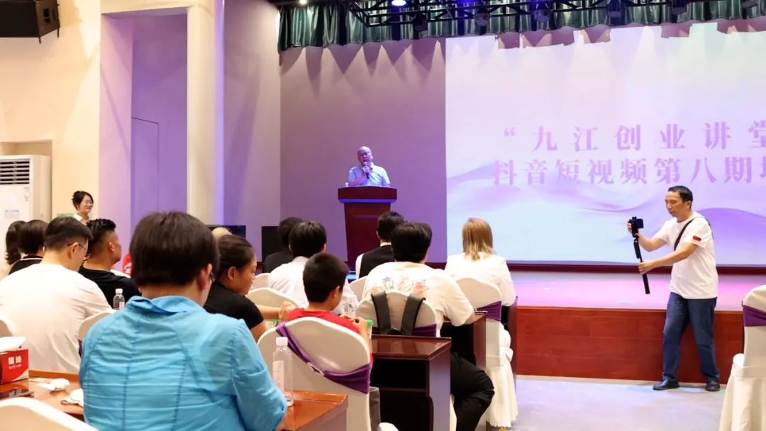 从“心”出发   善行无迹----记董学柏助人为乐之路(图6)