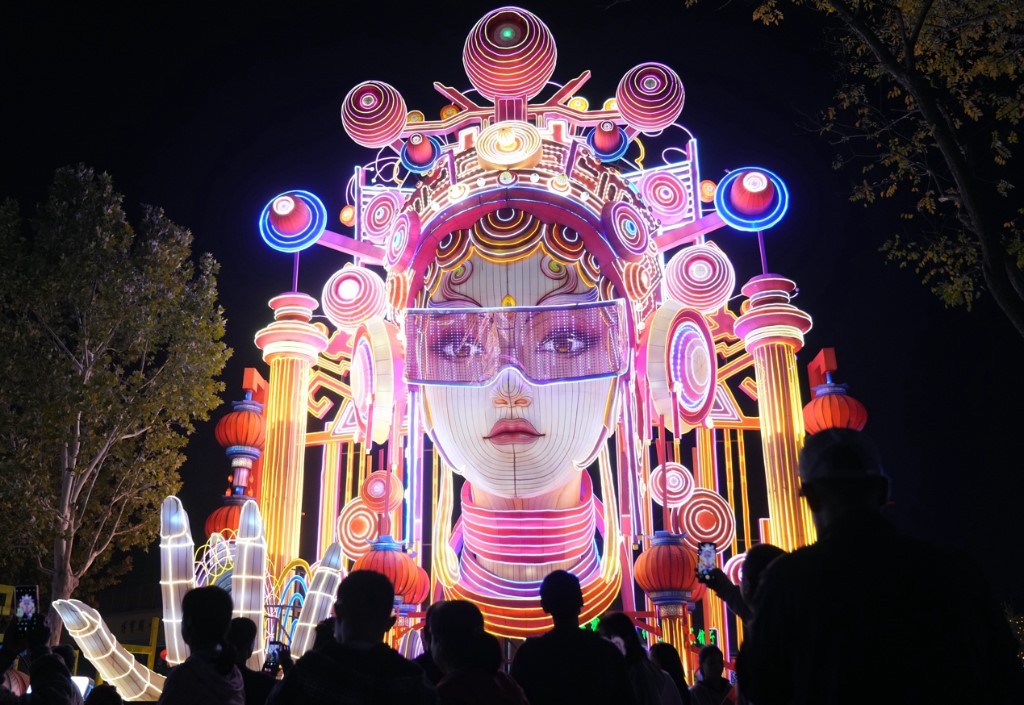 月色灯光满京华—— “京彩灯会”点亮假日夜空(图2)