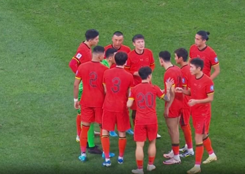 国足逆袭！2:1击败印尼，18强赛首胜燃希望！(图1)