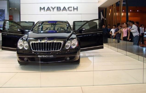 售楼中心大抽奖，临夏女士喜获迈巴赫十年驾驶权！(图2)