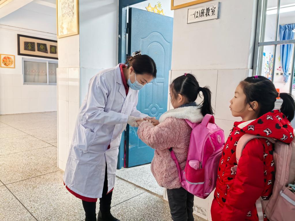 落实防控指南 密集场所如何有效防控诺如病毒？(图1)