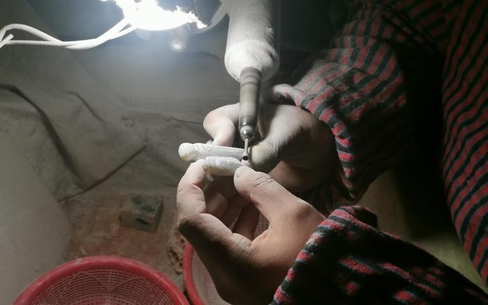 “慢生意”拼出大市场 河南尉氏小镇琢玉、制香远名扬(图1)