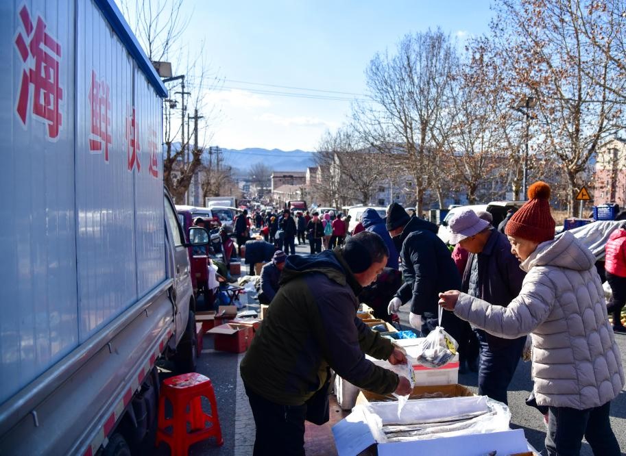 山东博山：赶大集 忙新年(图3)