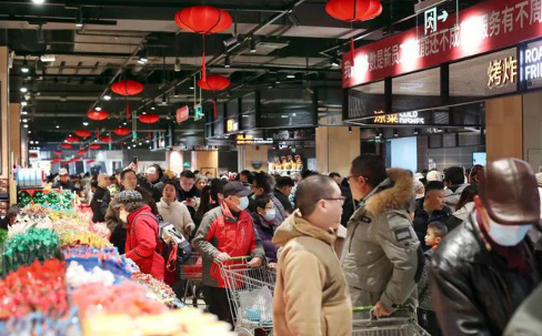 永辉超市上海“胖东来式”调改店，开业就挤爆！(图1)