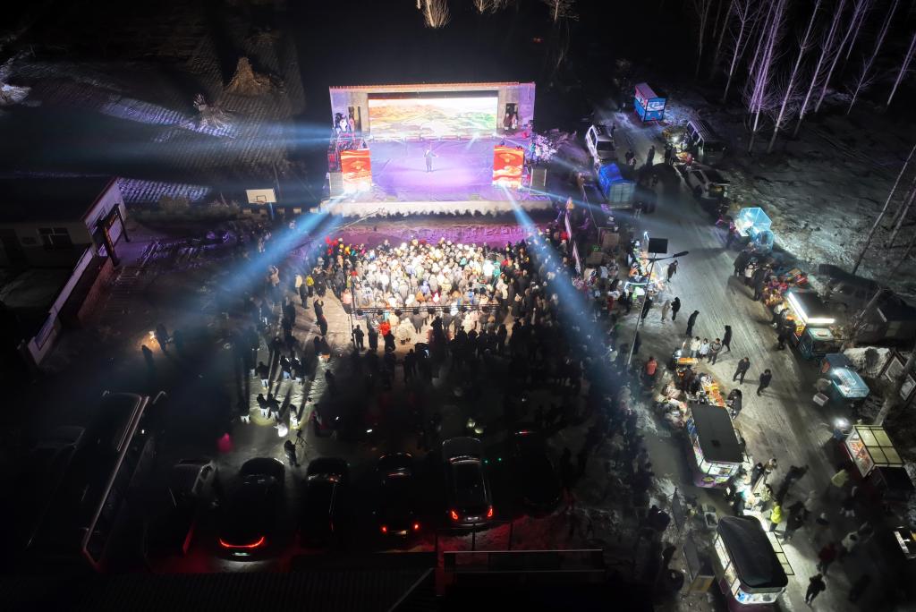 从菜园到舞台，三十年“村晚”唱响乡村振兴变奏曲(图1)