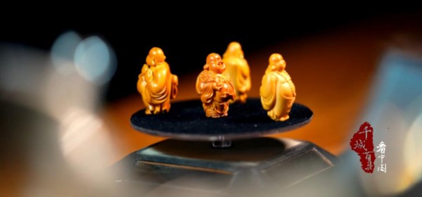 90后小伙让核雕艺术“潮”起来(图1)