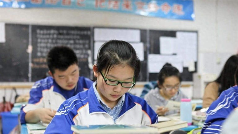 初中优秀高一却跟不上？班主任忠告：离不开4个字！(图1)