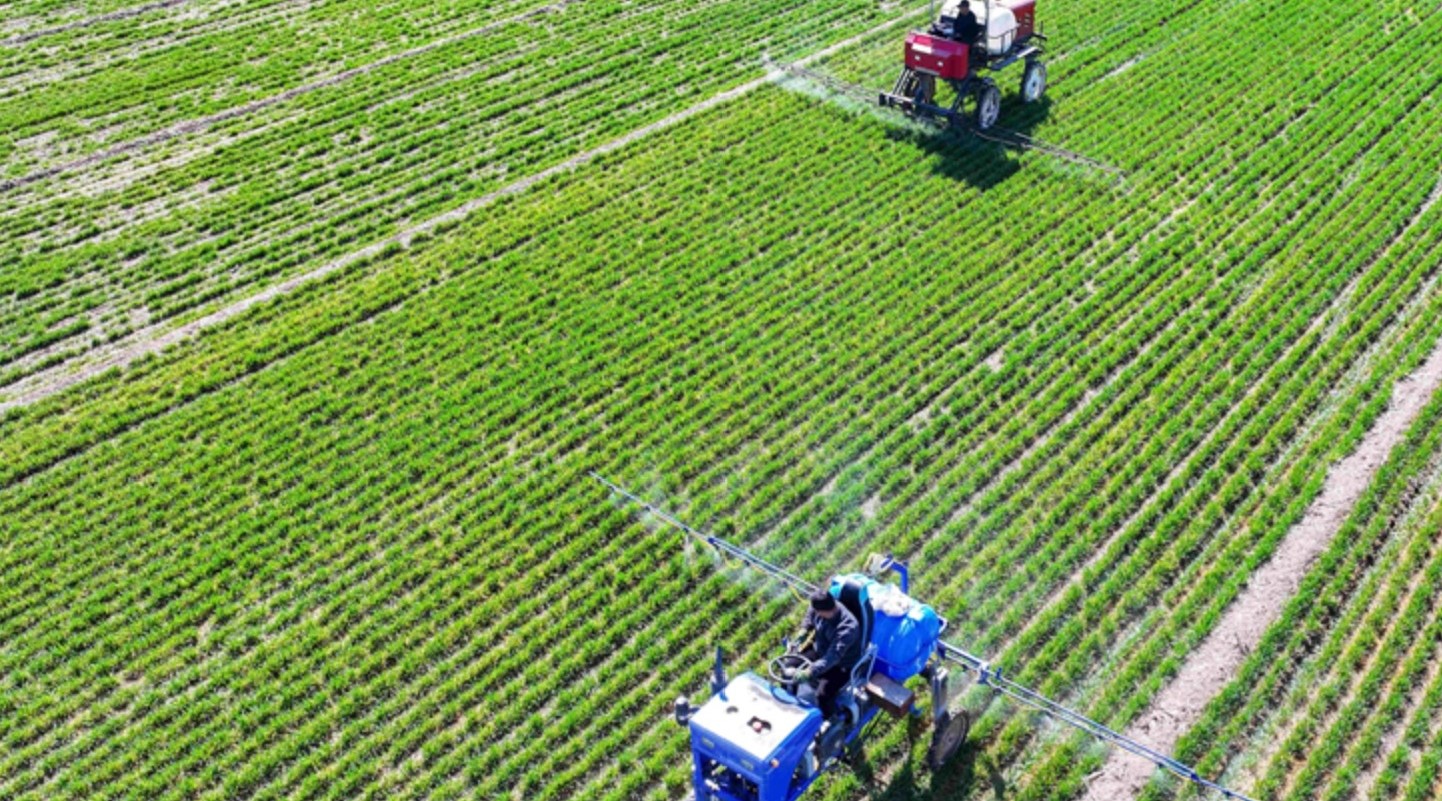 托管服务助春耕(图1)