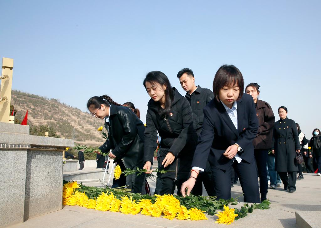 英烈纵无名，山河永不忘!(图1)