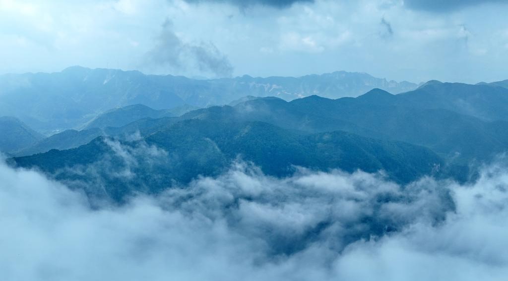 美丽中国丨河北邢台：太行云海翻涌(图1)