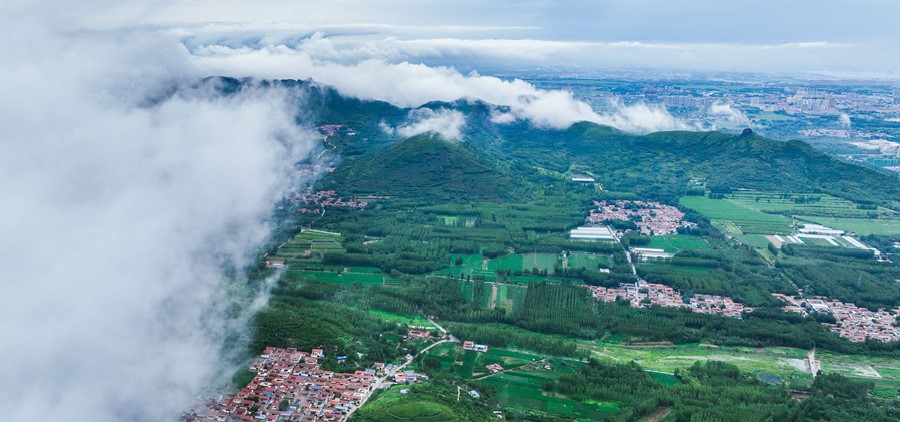 云涌榆木岭长城(图1)