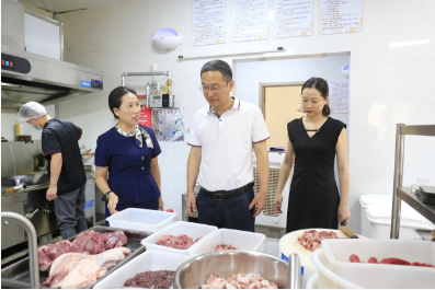 潘表光率队开展“安全防范警示日”活动