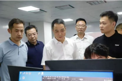 广丰区委书记龚振宙调研工业企业生产经营情况